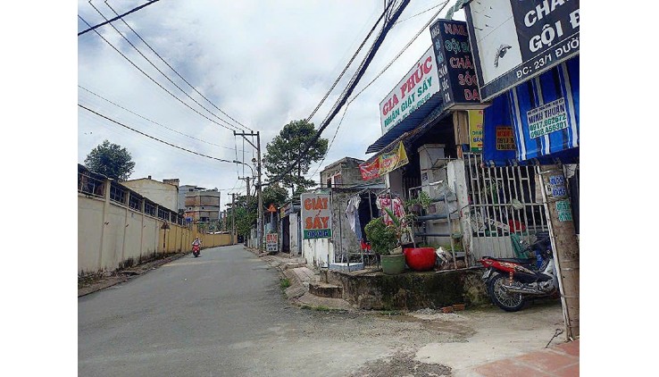 Bán nhà Mặt Tiền Quận 9 Giá Giảm còn 4,5 Tỷ 100M2  4.5m x 23m Không Quy Hoạch Sổ hồng riêng